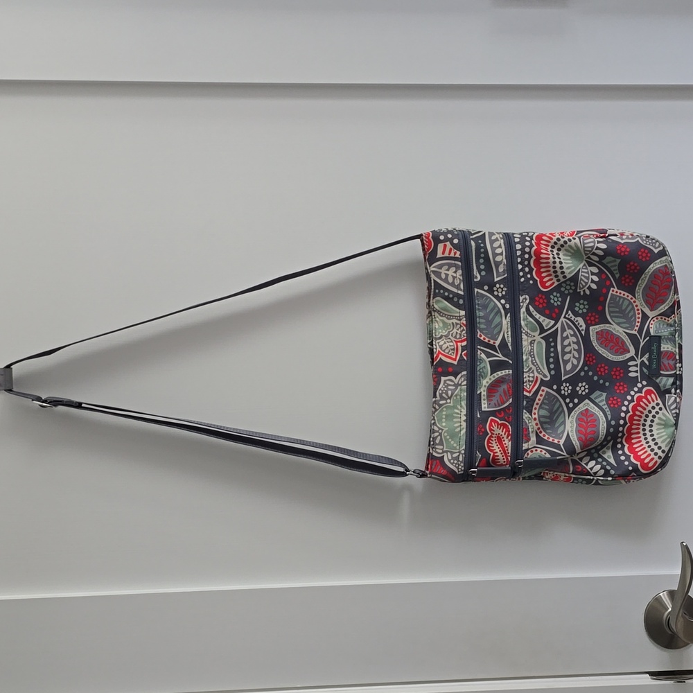Vera‎ Bradley canvas nomadic floral gray coral sage green crossbody purse